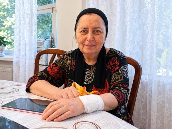 У Мадины БАС, бульбарная форма. Ей необходима реабилитация и кресло-коляска!
