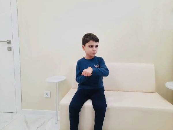 У Руслана ЗПРР с аутистическим спектром. Для развития умственных и речевых навыков ему нужна реабилитация