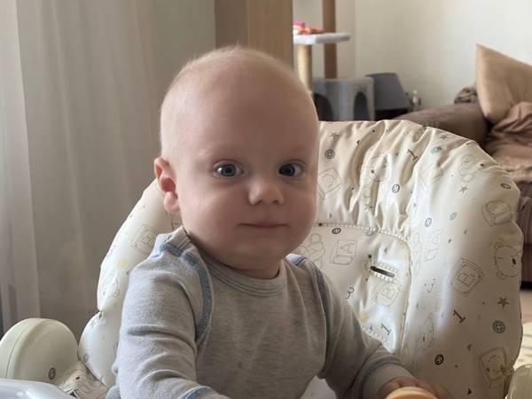 Artem needs medical nutrition to fight cancer.
