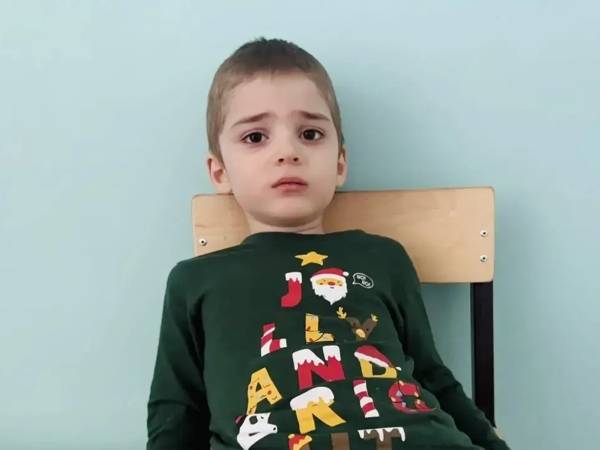 Khamza has a disorder of psychological and speech development. To overcome the developmental delay, he needs rehabilitation.