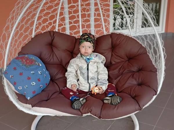 Timur and Aleksey require round-the-clock blood oxygen monitoring.