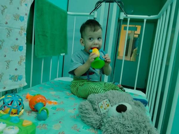 Nikita from the children's home needs help from nannies during rehabilitation!
