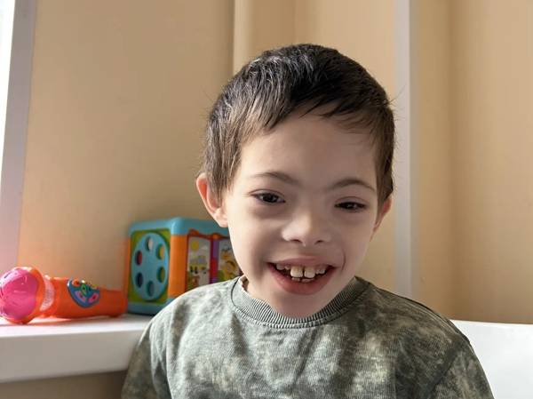 Timofey is an adopted child, please help us pay for a nanny so the boy doesn't have to stay in the hospital alone!