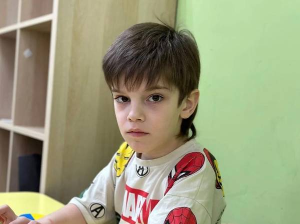 Yusuf has autism! To develop his speech skills, the boy needs a rehabilitation course!