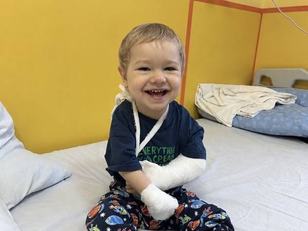 Orphaned children in hospitals need the care of kind nannies!