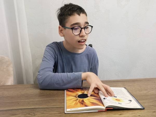 Semyon has cerebral palsy, he needs rehabilitation!