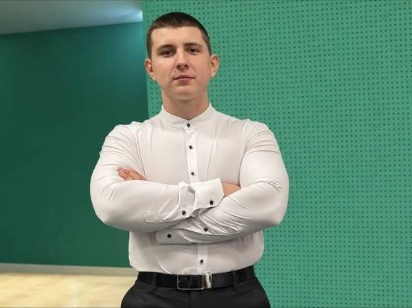 Artyom needs a course of antitumor medication