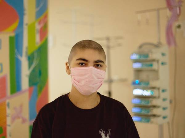 Karolina has blood cancer. She needs therapy with a special medication