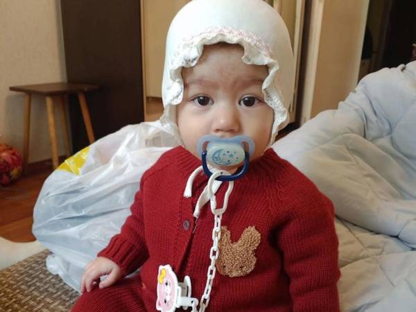 Little Safiya has a heart defect and needs surgery!