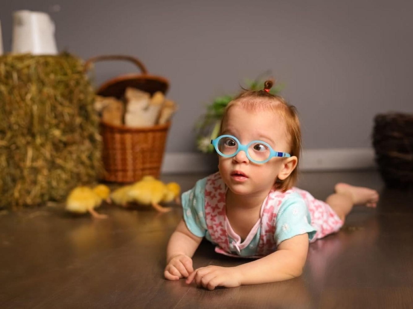 Yesenia needs a surgery that would help to save her eyesight!