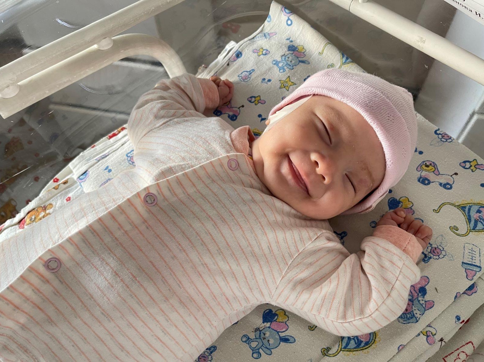 Baby girl Alima needs an urgent surgery to save her eyesight!