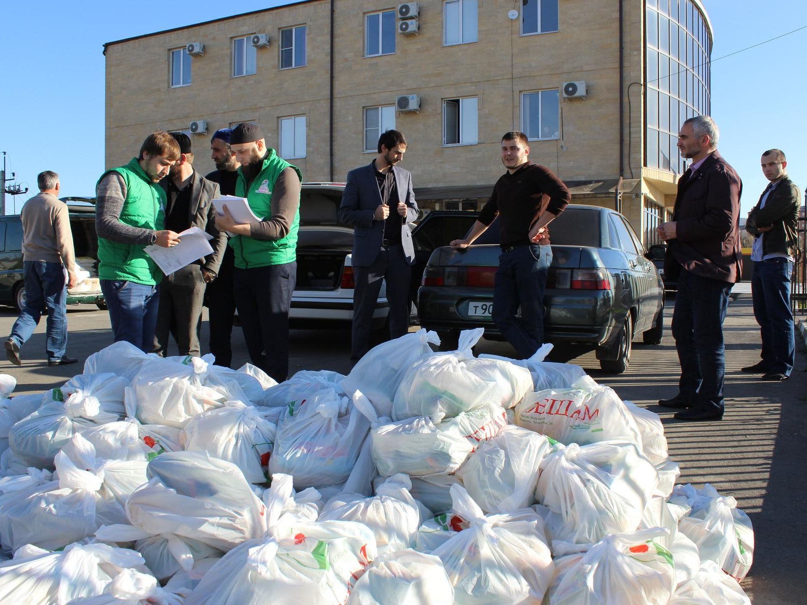 502 подопечных нуждаются в продуктовых наборах!