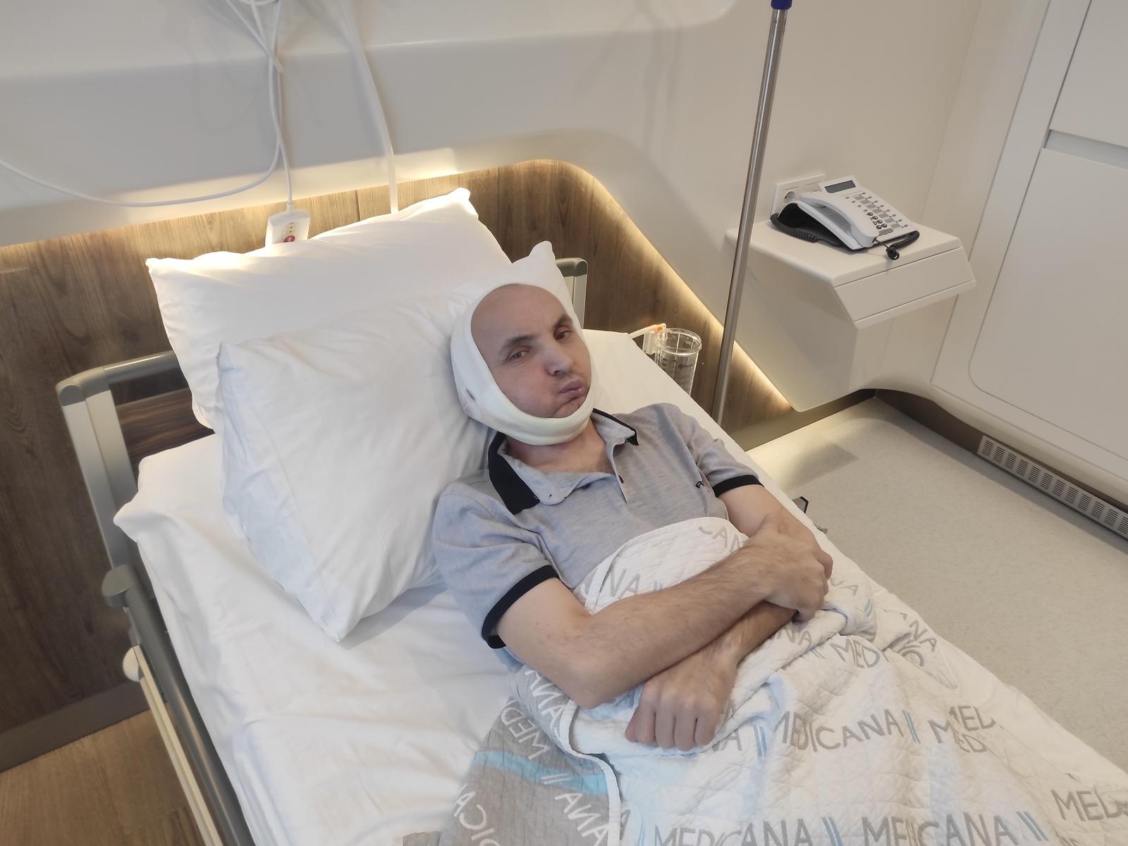 У Магомеда рак околоушной железы, губы, рта и глотки!
Он нуждается в нашей срочной помощи!