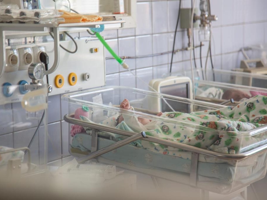2-month-old Nuria needs urgent treatment!