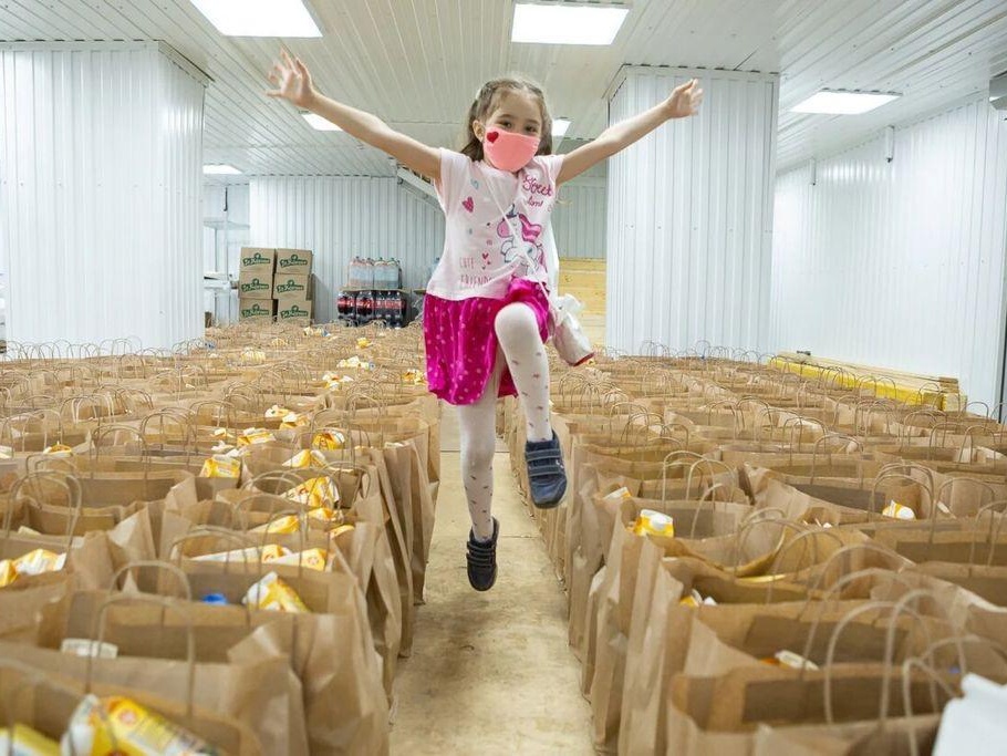 Помоги продуктами нуждающимся семьям!