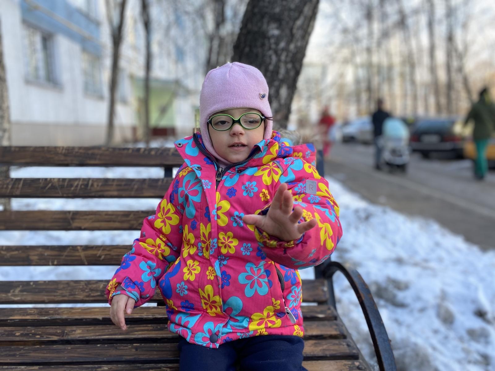 У Сабины церебральный паралич, девочке необходим курс реабилитации