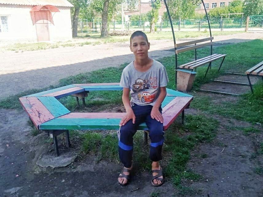 Хаким приезжает на лечение в Москву. Ему нужны  авиабилеты и няня, которая будет ухаживать за ним