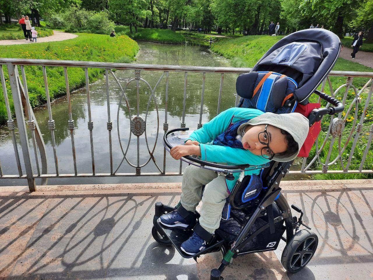 Мишелю необходим электроподъемник, чтобы свободно перемещаться