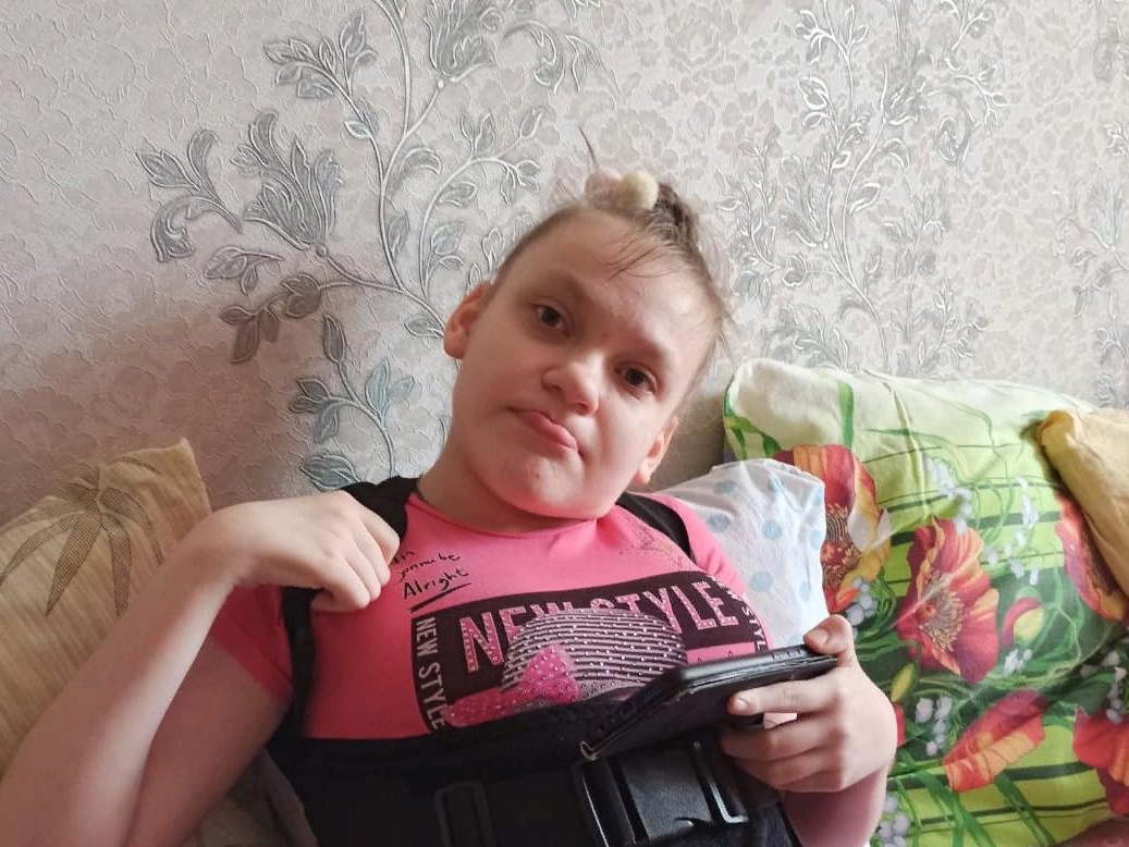 У Саши ДЦП, девочке нужна инвалидная коляска активного типа