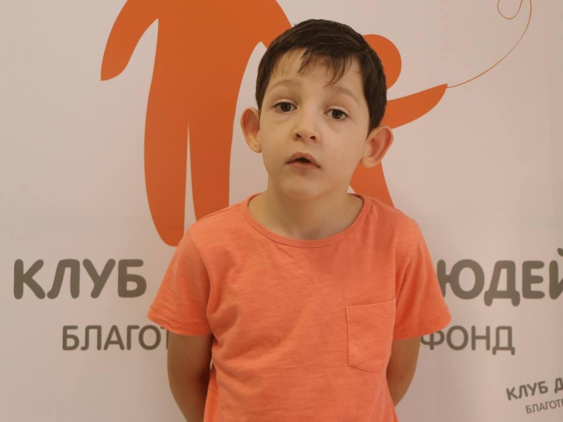 У Хамзата аутизм, ему нужно пройти курс реабилитации!