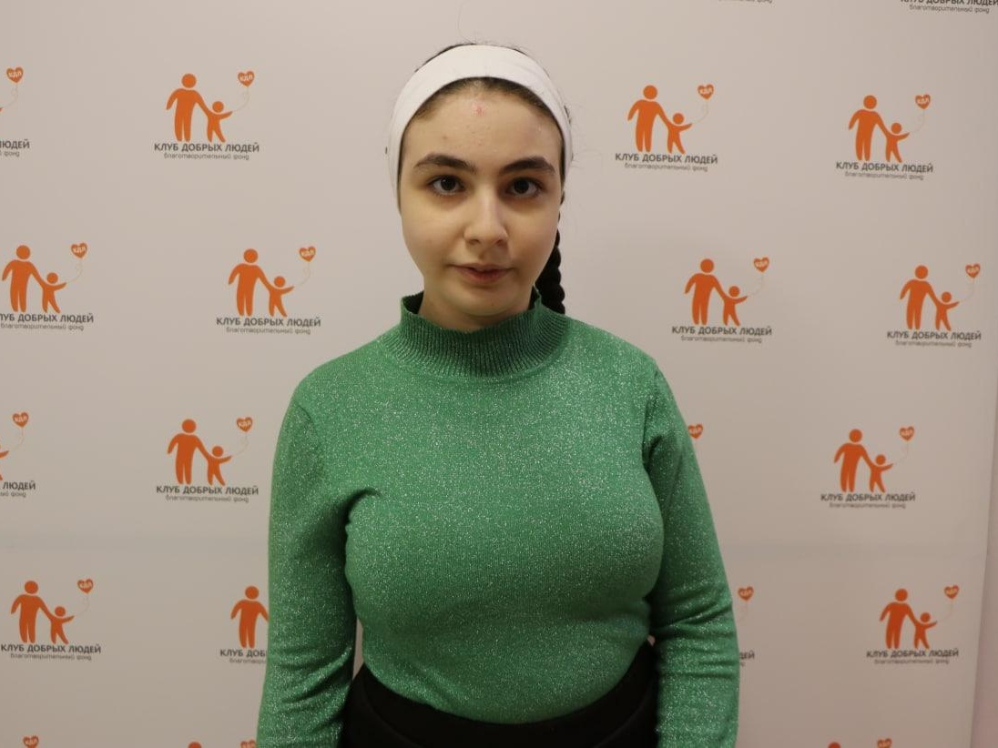У Амины ДЦП и сколиоз 2 степени, ей нужно пройти курс реабилитации