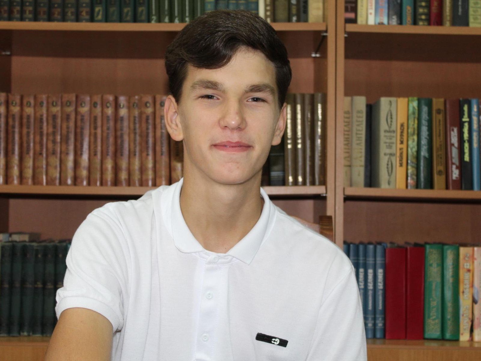 Анатолий -  выпускник детского дома. Ему нужна финансовая помощь, чтобы попасть на обучение и получить профессию