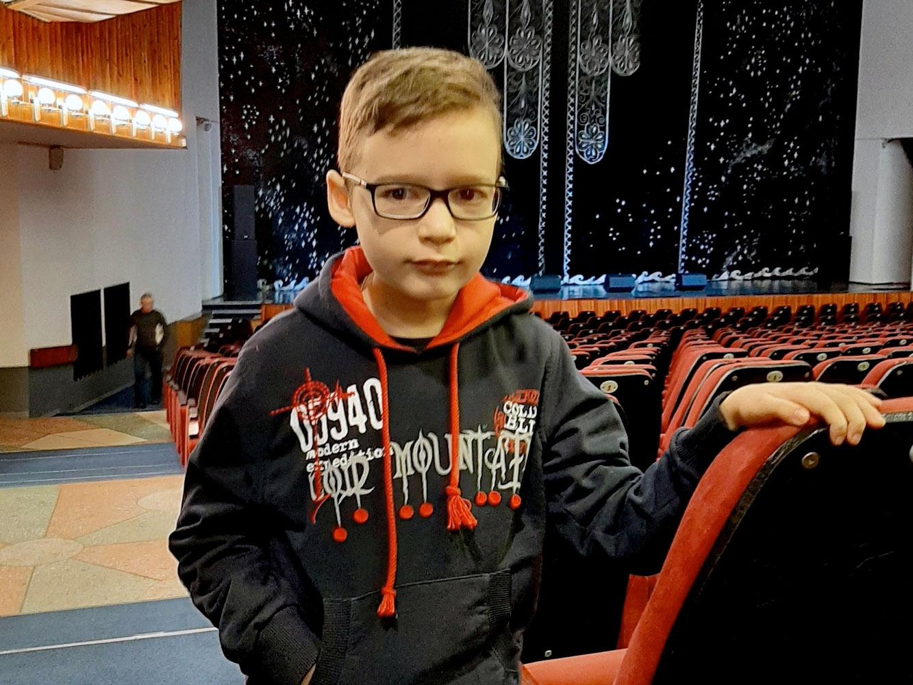 У Прохора ДЦП. Чтобы начать ходить самостоятельно, ему нужен специальный вело-тренажер