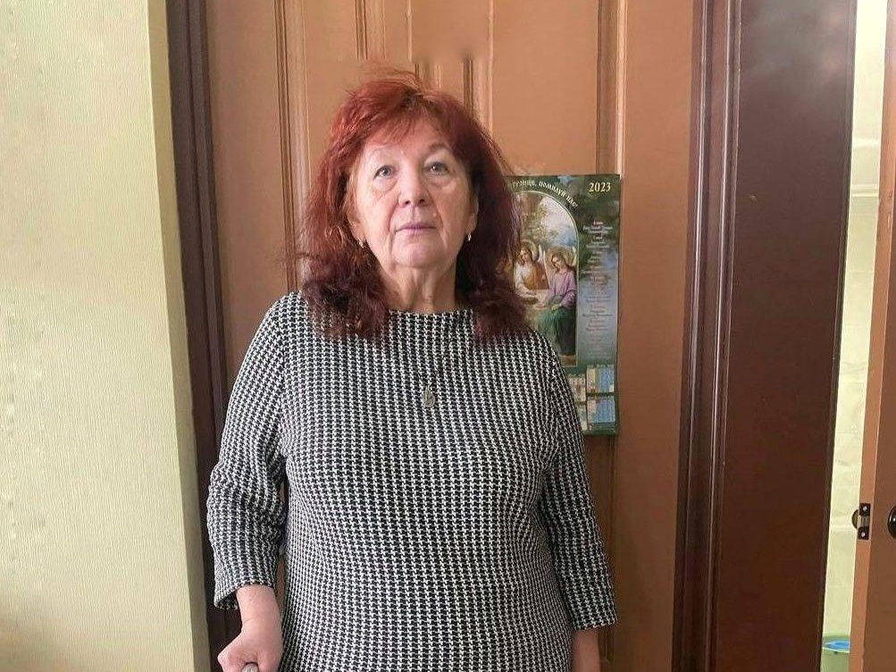 Из-за контузии Людмила потеряла слух. Чтобы заново начать слышать, ей нужен слуховой аппарат!