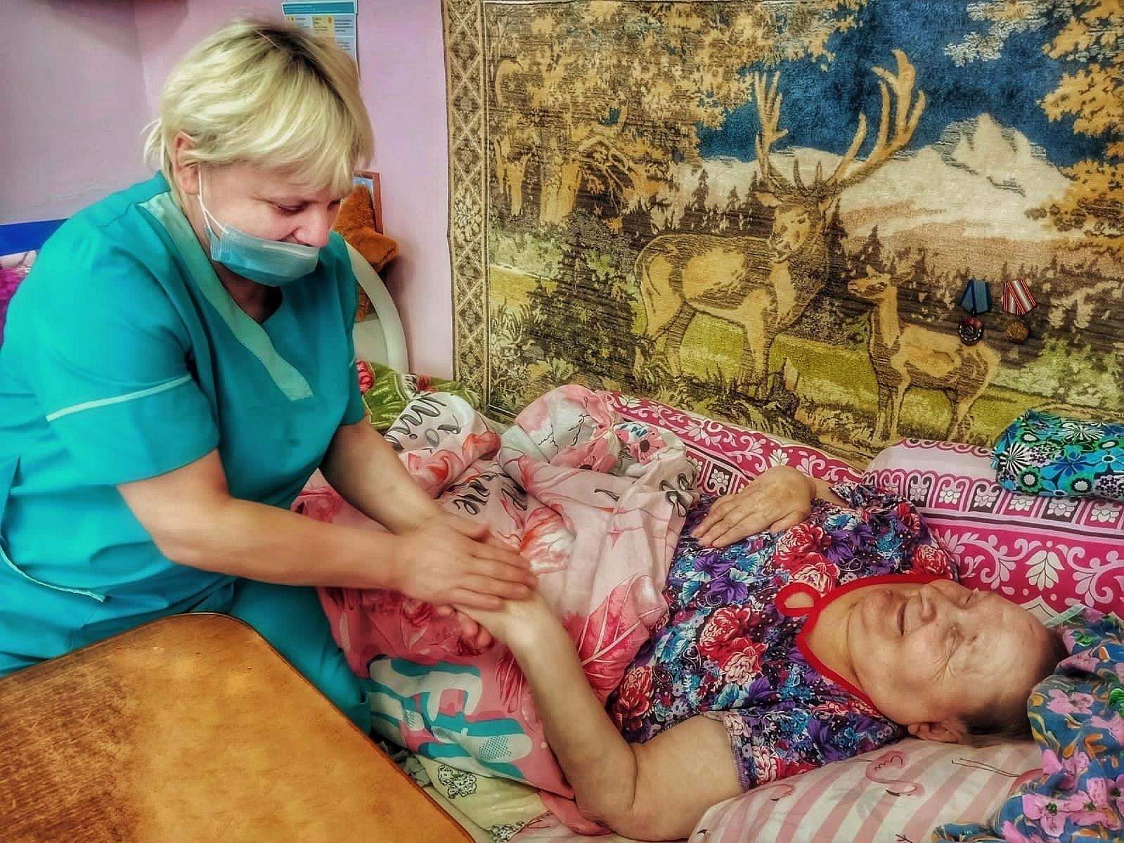 Пожилые пациенты хосписа нуждаются в запасе средств личной гигиены