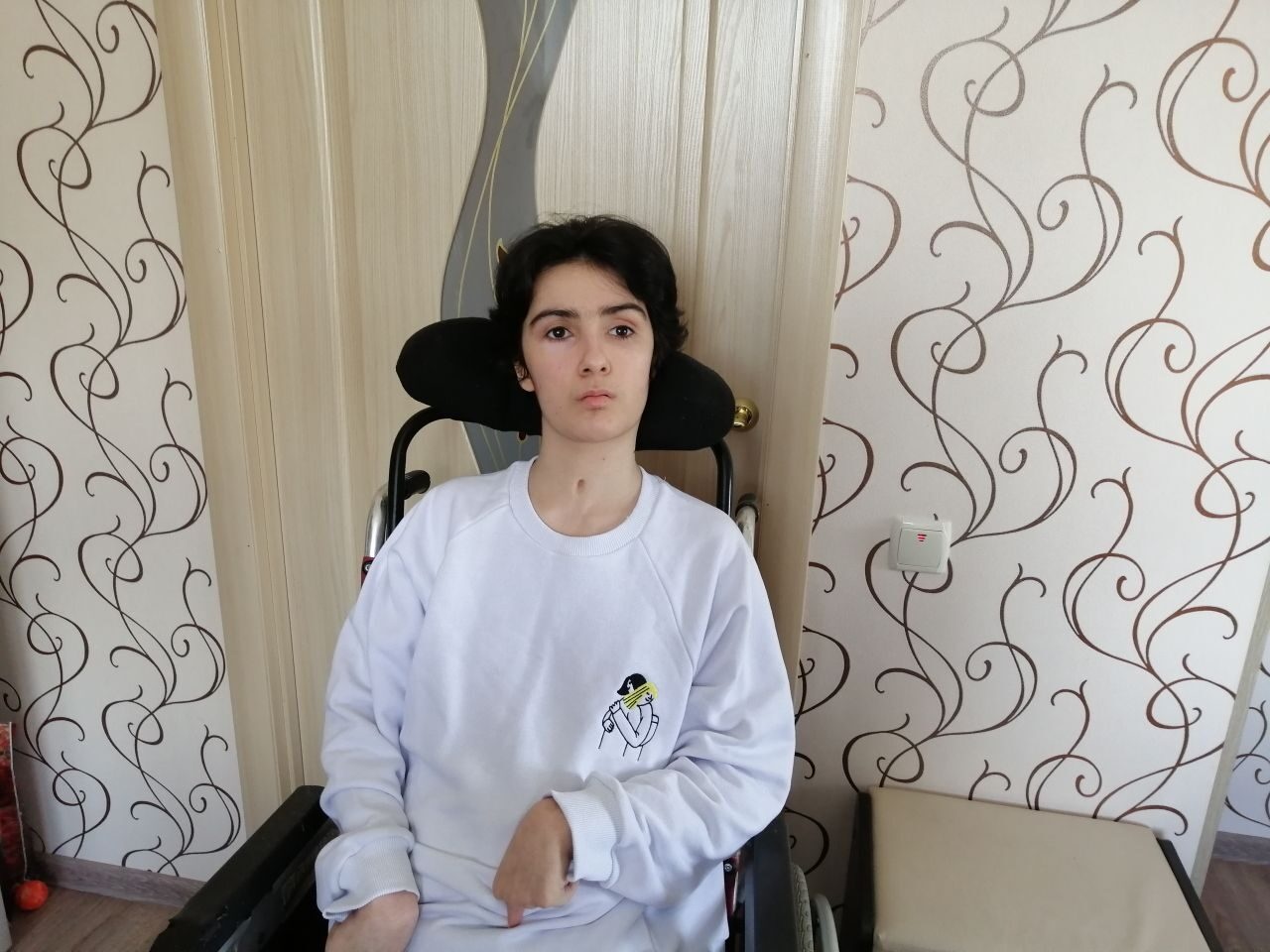 Алину сбила машина, нужна реабилитация