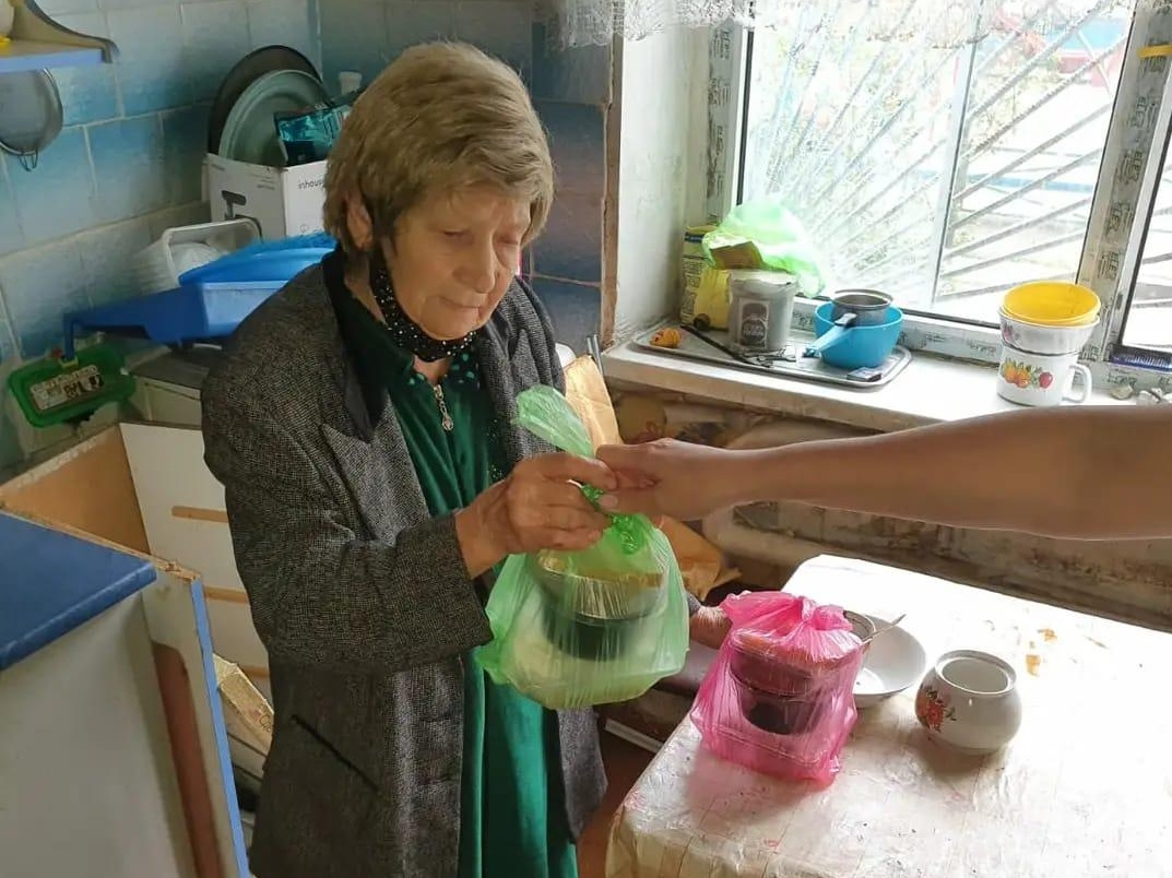 60 одиноких пожилых людей нуждаются в продуктах питания