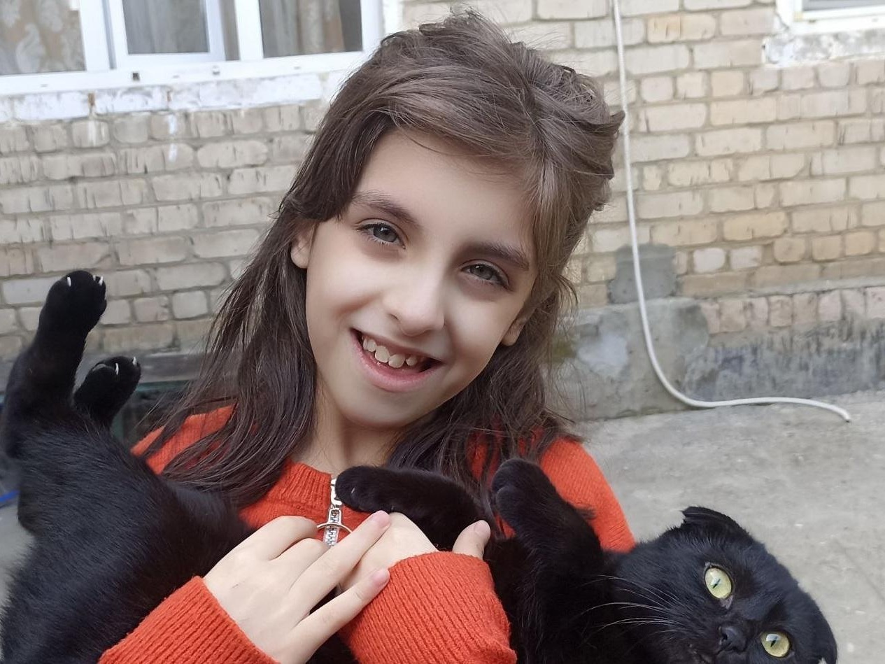 У Хадижат задержка в развитии, ей требуется курс реабилитации!