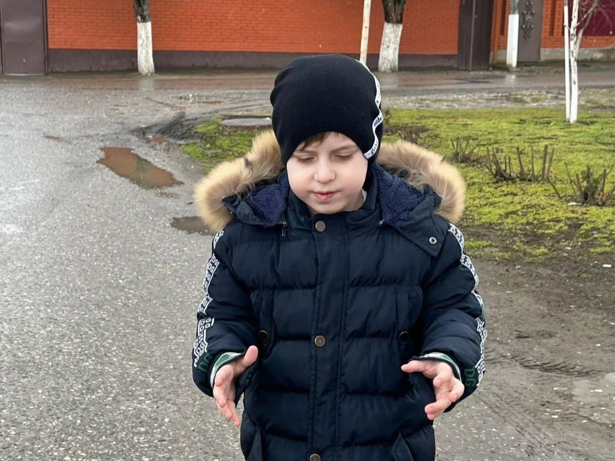 У Дауда аутизм, ему требуется помощь специалистов!