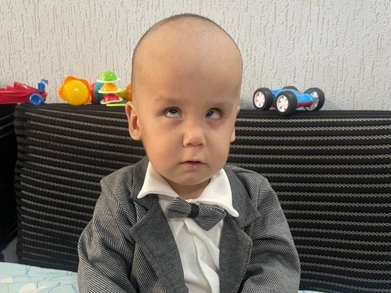 Ахмаду нужна срочная операция на глаза!