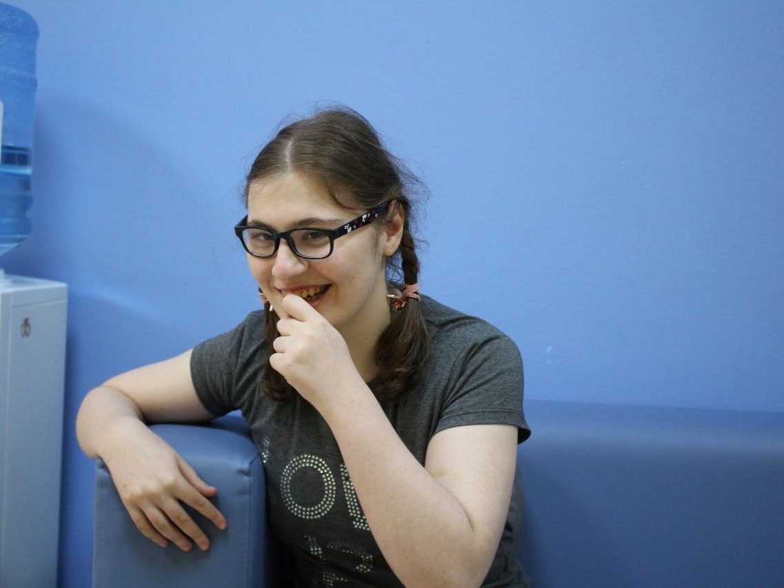 У Рабии ДЦП. Чтобы научиться ходить, ей нужно пройти курс реабилитации!