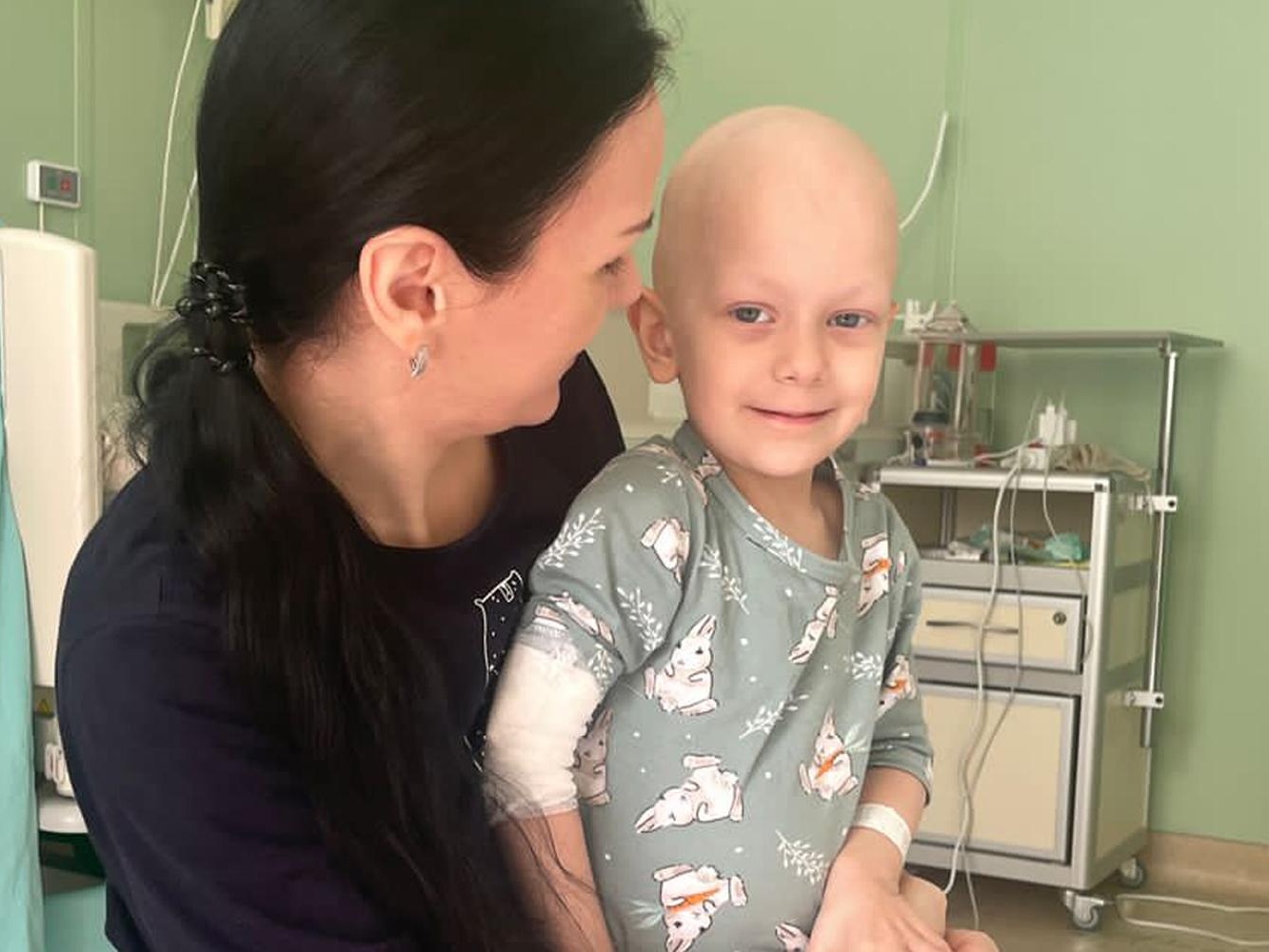 Тамерлану и еще 4 детям требуются специальные лекарства, чтобы продолжить лечение от рака