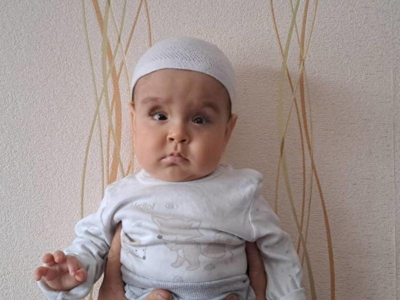 Махаммадумару нужна операция, чтобы сохранить зрение!