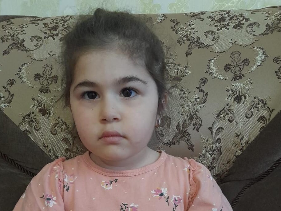 Эсмире нужна реабилитация после удаления опухоли головного мозга