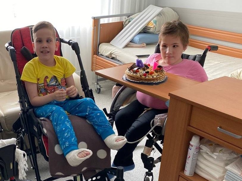 Детям-сиротам с инвалидностью нужны специальные медицинские средства для эффективного лечения!
