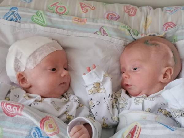 Саше и Ване нужен курс реабилитации, чтобы справиться с отставанием в развитии!