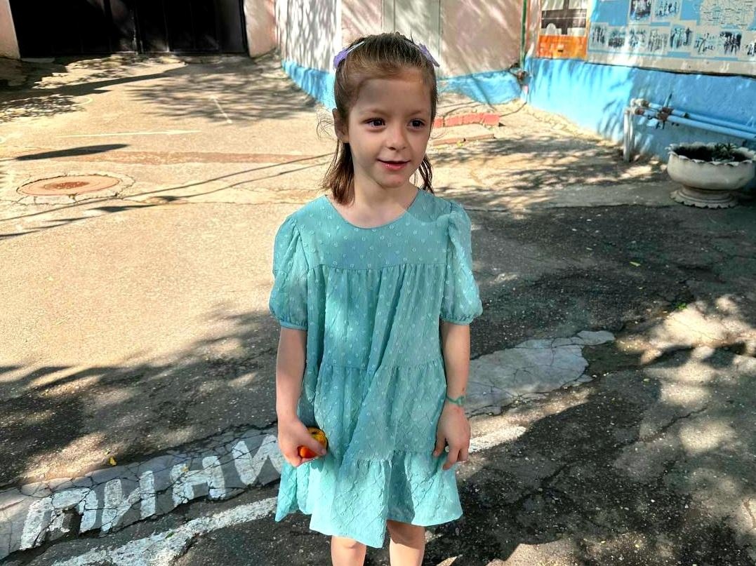 У Саиды аутизм. Чтобы преодолеть задержку в развитии, ей нужен курс реабилитации