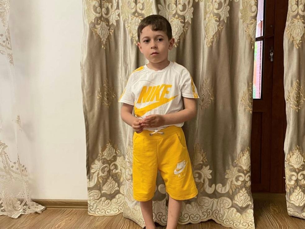 У Мухаммад-Азима аутизм, ему нужна реабилитация!