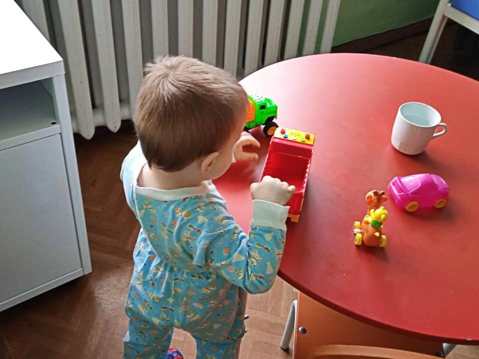 Дети-сироты нуждаются в помощи и уходе заботливых нянь во время лечения в больницах!