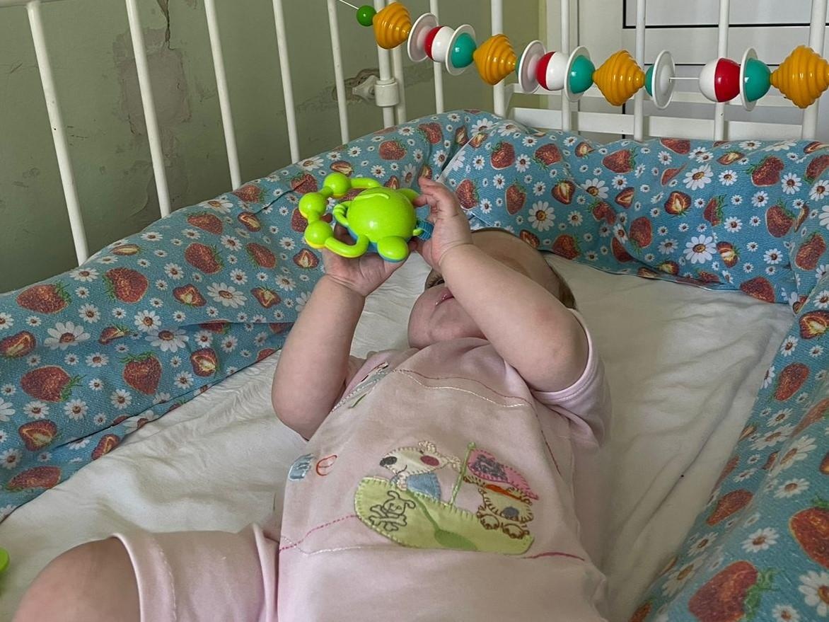 Дети-сироты нуждаются в помощи и уходе заботливых нянь во время лечения в больницах!