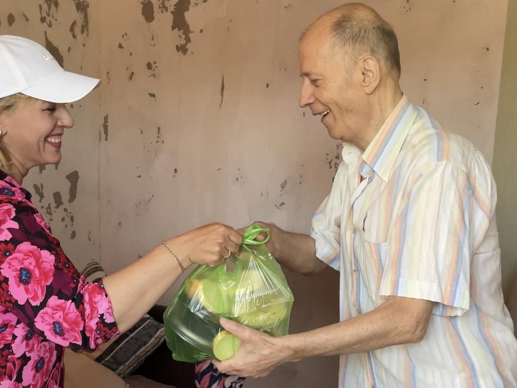 Проекту по оказанию продуктовой помощи тяжелобольным пожилым людям нужна финансовая поддержка