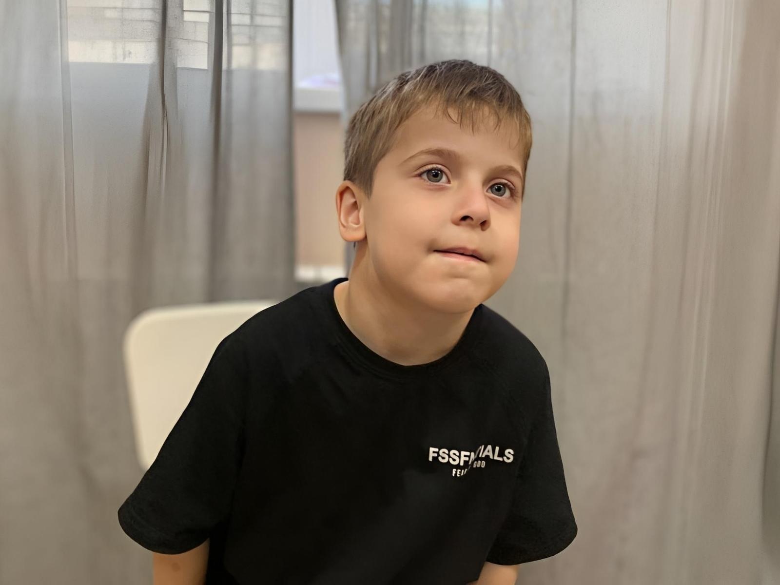 У Дауда аутизм. Чтобы обучиться новым навыкам, требуется помощь специалистов!