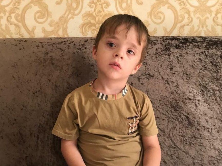 У Мухаммада аутизм. Чтобы преодолеть задержку в развитии, требуется курс реабилитации!