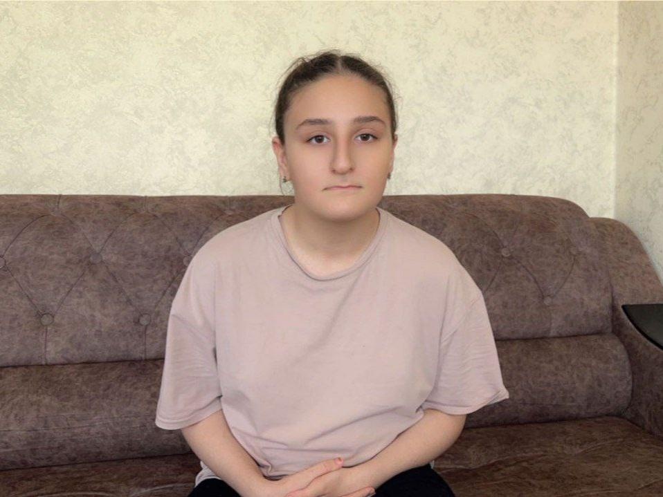 У Фатимы аутизм. Чтобы преодолеть проблемы в развитии, требуется помощь специалистов!