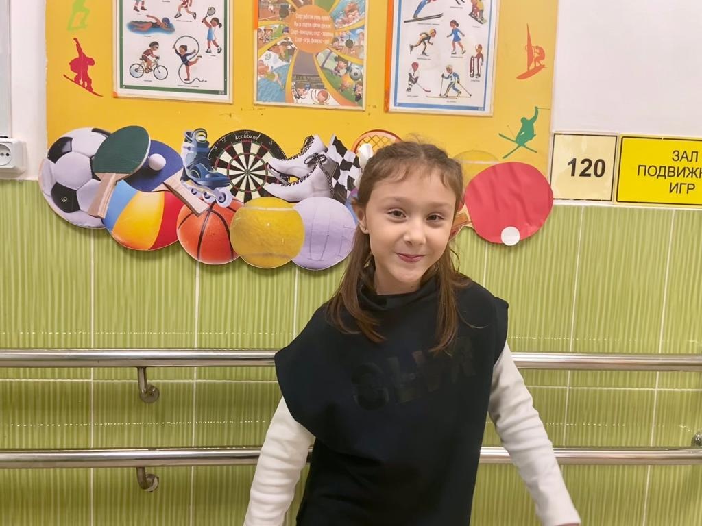 Элане нужна активная коляска, чтобы ходить в школу