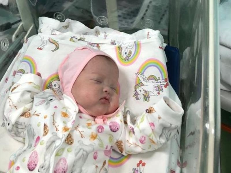 Рамине срочно требуется операция, чтобы сохранить зрение!
